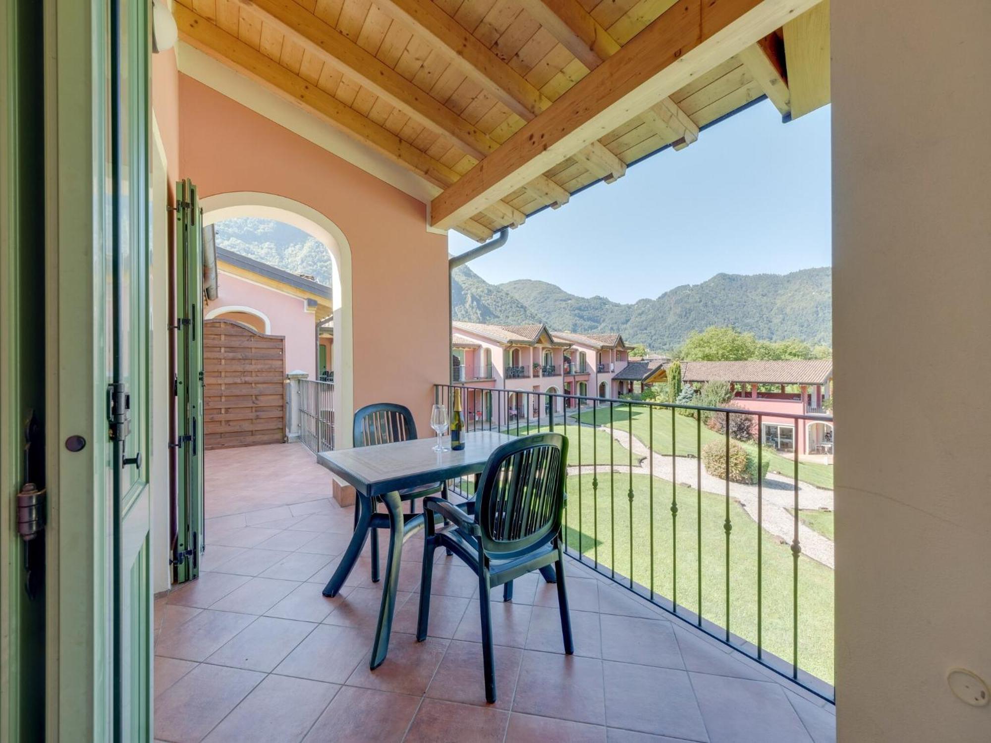Spacious Apartment In Idro With Shared Pool Crone Екстер'єр фото