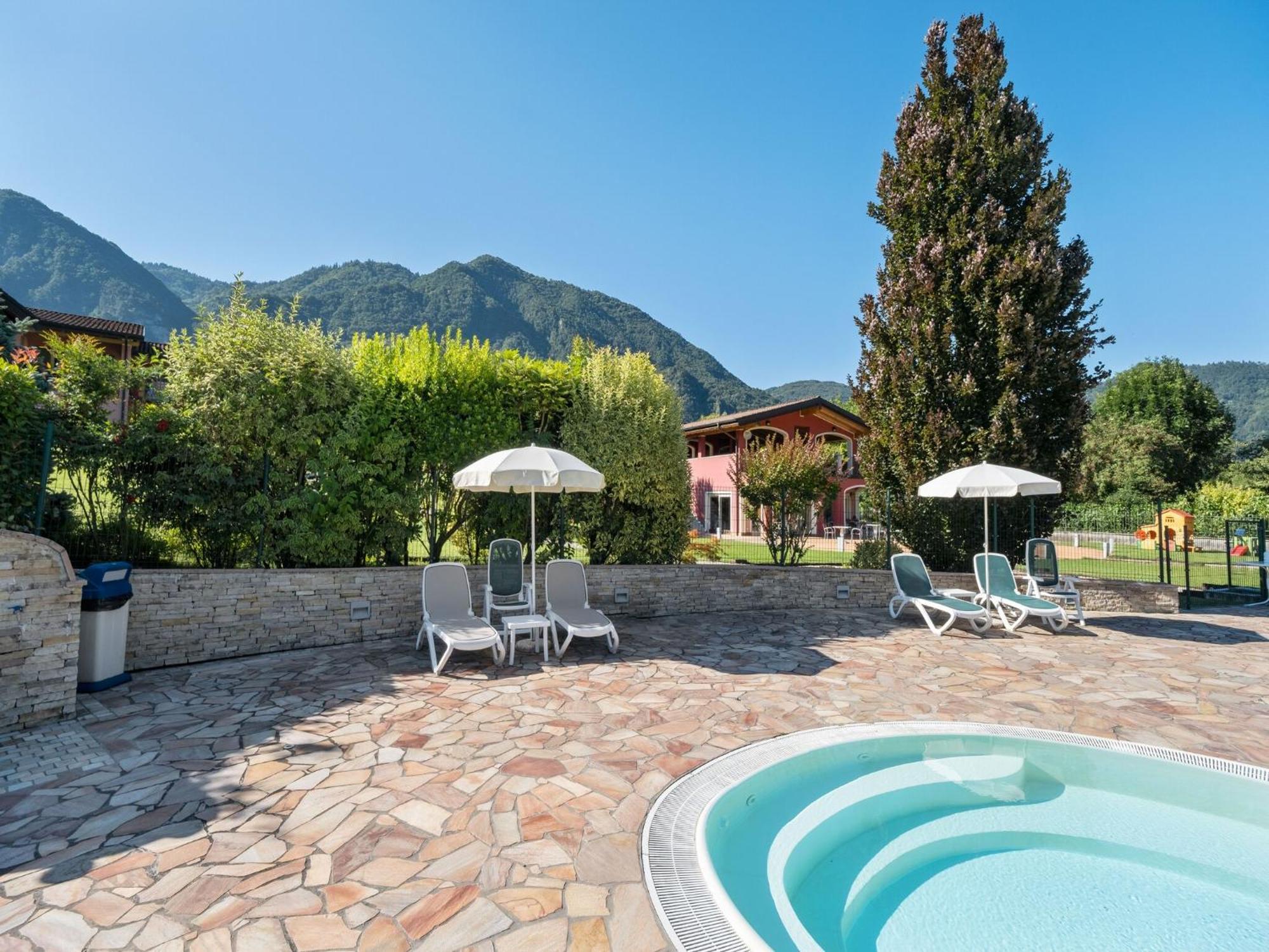 Spacious Apartment In Idro With Shared Pool Crone Екстер'єр фото
