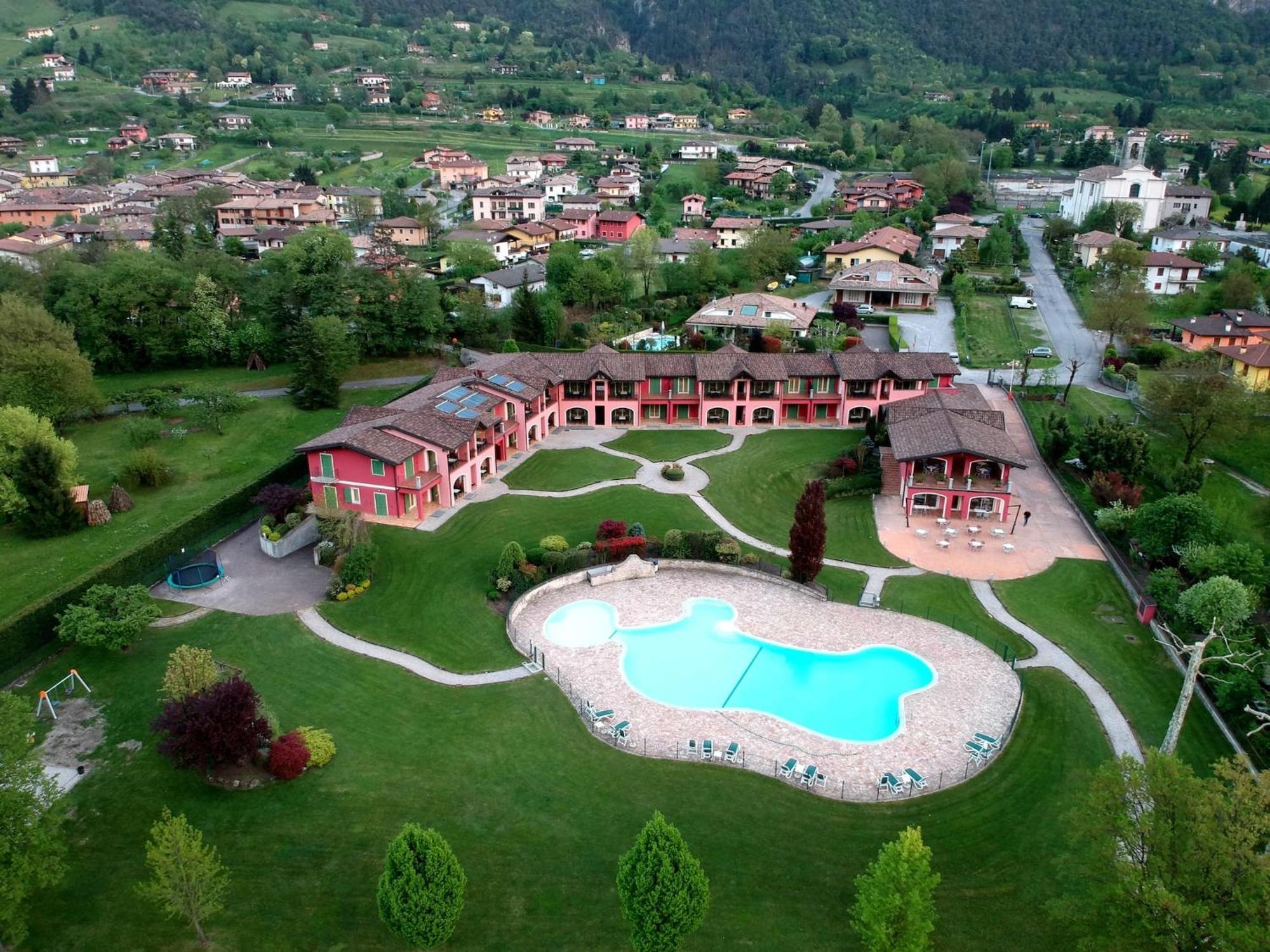 Spacious Apartment In Idro With Shared Pool Crone Екстер'єр фото