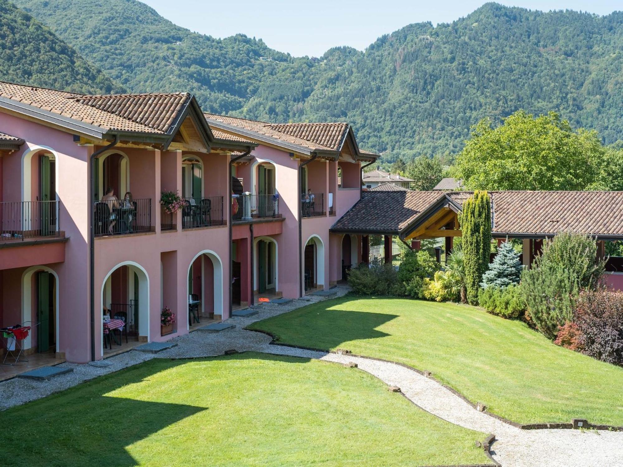 Spacious Apartment In Idro With Shared Pool Crone Екстер'єр фото