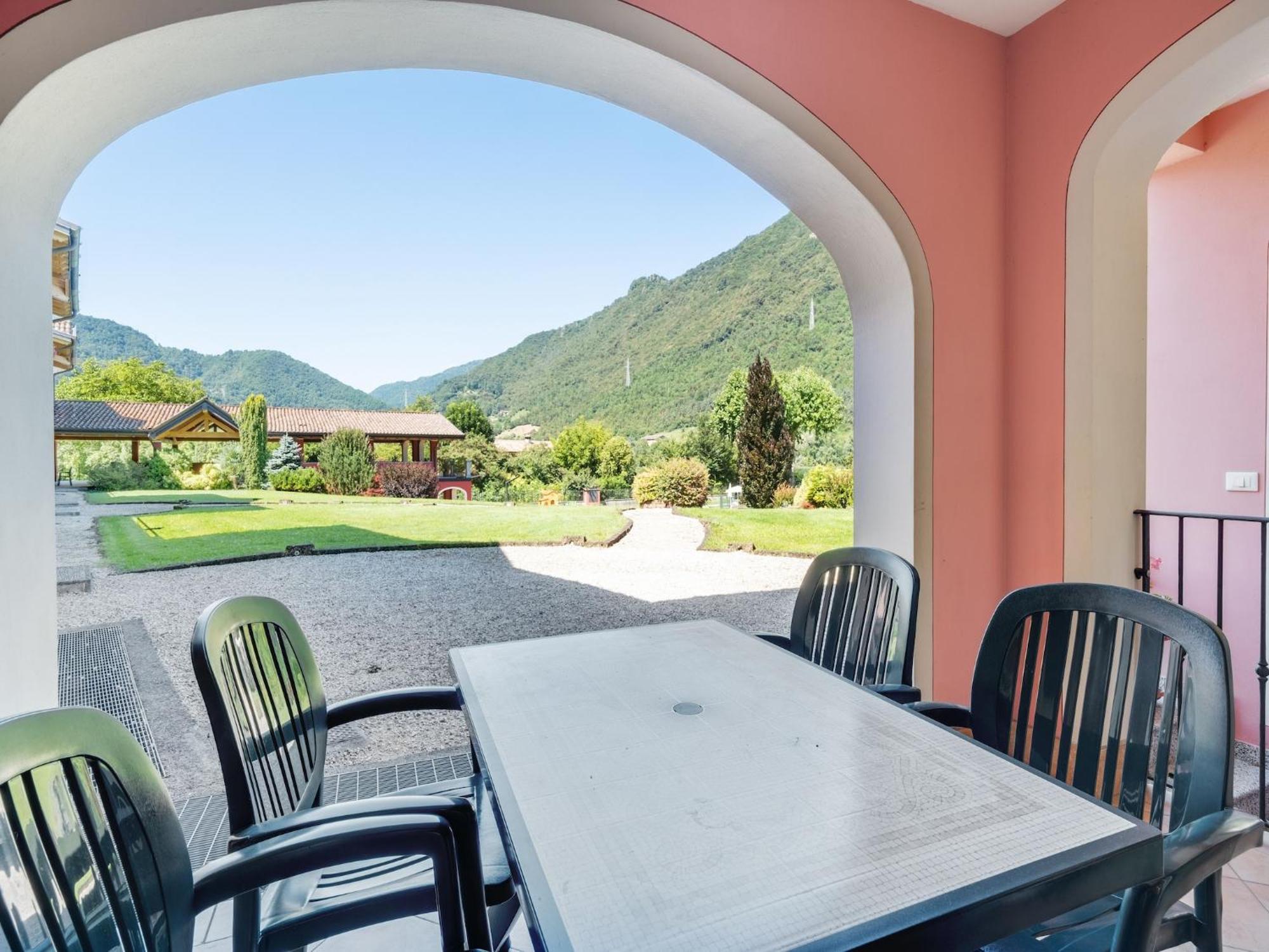 Spacious Apartment In Idro With Shared Pool Crone Екстер'єр фото