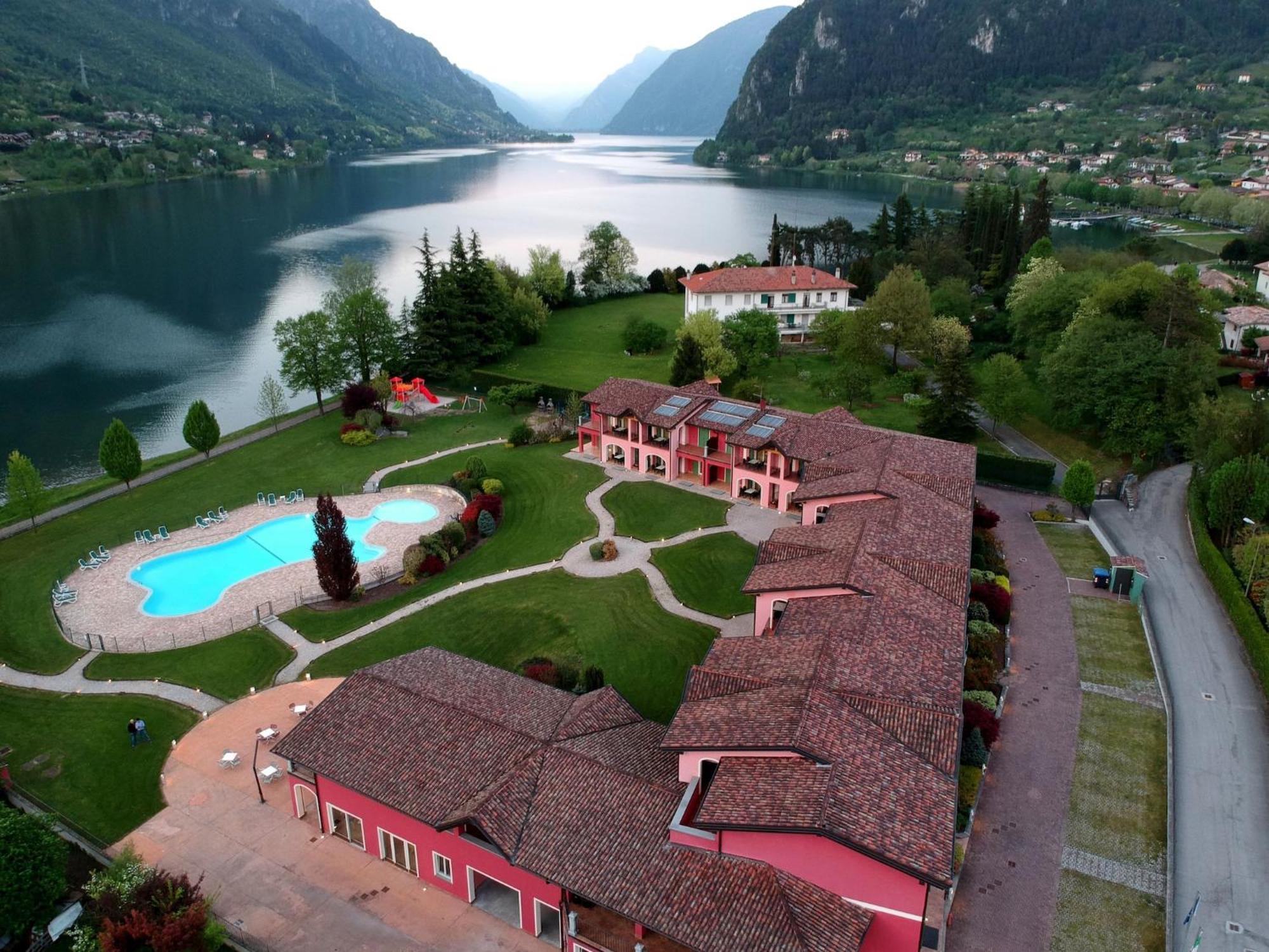 Spacious Apartment In Idro With Shared Pool Crone Екстер'єр фото